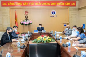 Bộ Y tế làm việc trực tuyến với ông Jose Angel Portal Miranda, Bộ trưởng Bộ Y tế nước Cộng hoà Cuba. Ảnh: BYT.