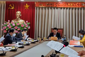 Bí thư Thành ủy Vương Đình Huệ chủ trì họp về công tác phòng, chống dịch Covid-19 trên địa bàn thành phố. Ảnh: VOV.