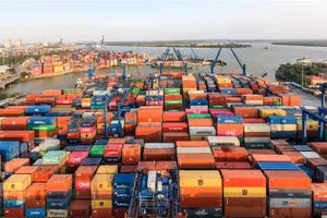 Hàng hoá ùn tắc tại cảng Cái Lái nhiều tuần qua. Ảnh: TPO.