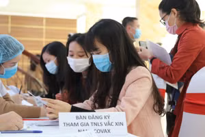 Nhiều tình nguyện đăng ký tham gia thử nghiệm lâm sàng, trong đó chủ yếu là sinh viên. 