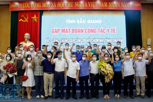 Bắc Giang tiễn các y bác sĩ lên đường chống dịch tại Long An, Bình Dương, TP Hồ Chí Minh. Nguồn: VGP.