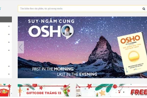 Khách hàng mua sách online, nhà xuất bản đẩy mạnh bán hàng trực tuyến