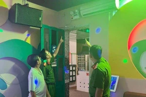 24 quán karaoke ở Bình Dương bị xử phạt trong ngày đầu ra quân