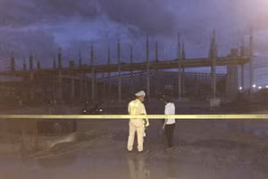 Lực lượng công an đã phong tỏa hiện trường để điều tra nguyên nhân vụ việc. Ảnh: LĐO.