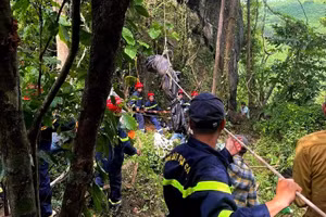 Phát hiện thi thể người đàn ông trên vách núi đá vôi