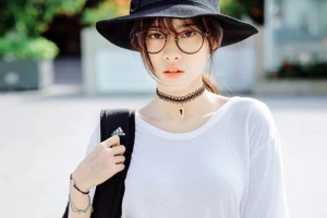 Nữ sinh trường Múa xinh đẹp làm mẫu ảnh từ năm 12 tuổi