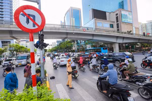 Bố trí chốt trực giảm ùn tắc giao thông tại các điểm 'nóng' dịp nghỉ lễ 2/9