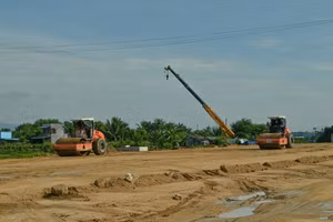 Cử tri Quảng Bình phản ánh nhà bị nứt do thi công cao tốc Bắc - Nam