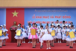 Tiết mục văn nghệ chào mừng.