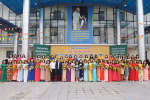 Các giáo viên tham dự hội thi giáo viên dạy giỏi quận Hoàng Mai năm 2023.