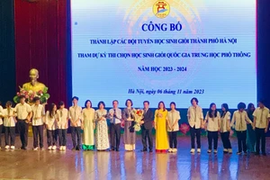 Ra mắt các đội tuyển học sinh giỏi thành phố Hà Nội