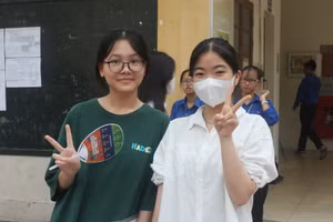 Học sinh dự thi lớp 10 tại Hà Nội.