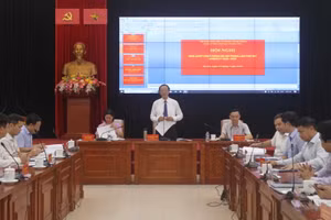 Thứ trưởng Phạm Ngọc Thưởng - Bí thư Đảng ủy Bộ GD&ĐT chủ trì Hội nghị. 