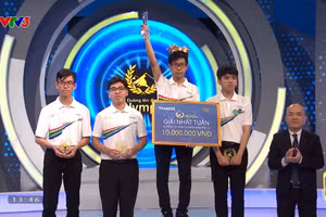 Nam sinh Phạm Hoàng Nam giành vòng nguyệt quế Olympia