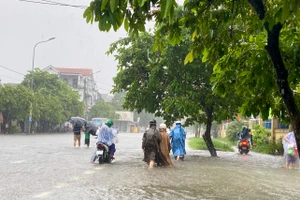 Cảnh báo mưa lớn tiếp diễn tại Thừa Thiên - Huế. (Ảnh: Hoàng Hải).