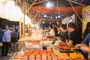 Hàng trăm món ăn 3 miền có mặt tại Tuần lễ ẩm thực truyền thống Huế 2024.