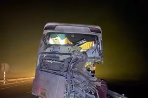 Tai nạn nghiêm trọng trên cao tốc Cam Lộ - La Sơn. (Ảnh: MXH).