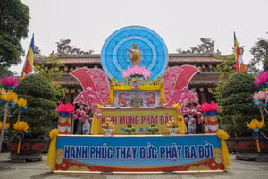 Rộn ràng Đại lễ Phật đản tại Cố đô Huế