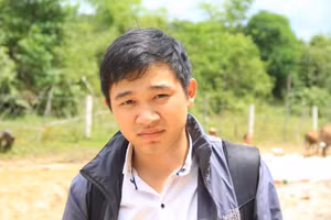 Phóng viên Nguyễn Đức Nhật - tác giả bài viết "Lớp học miễn phí của vợ chồng A Kâm".