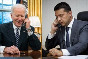 Tổng thống Ukraine Vladimir Zelensky điện đàm với người đồng cấp Mỹ Joe Biden.