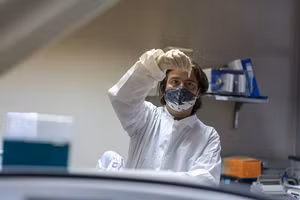 Tulio de Oliveira, Giám đốc Nền tảng giải trình tự đổi mới và nghiên cứu KwaZulu-Natal ở Nam Phi.