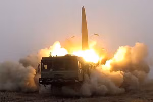 Tổ hợp phóng tên lửa Iskander.