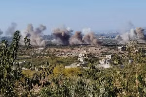 Idlib hứng không kích.