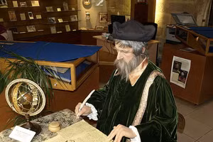 Nhà tiên tri Pháp Nosradamus (1503-1566).