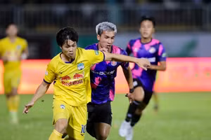 Kiatisak thất vọng với học trò ở Hoàng Anh Gia Lai