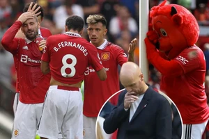 Cổ động viên Man Utd thất vọng với màn trình diễn của các cầu thủ nhà. 