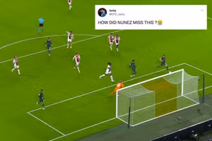 Video: Lỡ ghi bàn khó tin, sao Liverpool bị ví như ‘Andy Carroll của Uruguay’ 