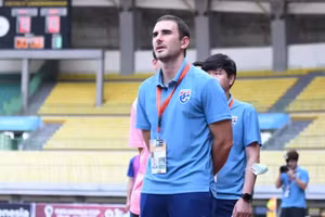 Thua cả Lào lẫn Việt Nam, thuyền trưởng U19 Thái Lan xin người hâm mộ... tha thứ