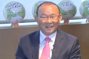 Thầy Park muốn có Lionel Messi hơn Cristiano Ronaldo. Ảnh: MBN Sports.