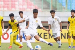 Hậu vệ Sangvilay sút phạt đền chính xác giúp U19 Lào thắng U19 Malaysia 1-0 chiều 11/7 