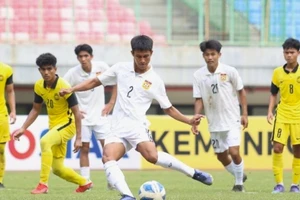 Hậu vệ Sangvilay sút phạt đền chính xác giúp U19 Lào thắng U19 Malaysia 1-0 chiều 11/7 