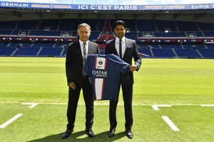 Chủ tịch Nasser Al-Khelaïfi công bố Christophe Galtier làm huấn luyện viên trưởng PSG.