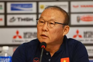 HLV Park Hang-seo ví trận gặp Lào khó lường như Argentina ra quân ở World Cup
