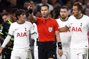 Xác định 12/16 đội đi tiếp ở Champions League 