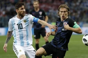 Argentina đối đầu Croatia: Messi và Modric quyết định tấm vé vào chung kết