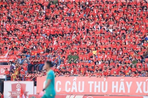 Thua trong ngày cưới chủ tịch Đỗ Vinh Quang, thuyền trưởng Hà Nội FC xin lỗi 