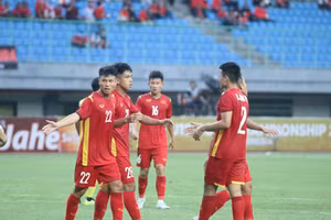 Chỉ ra sân với đội hình hai nhưng U19 Việt Nam vẫn đè bẹp U19 Brunei 4-0. Ảnh: VFF. 