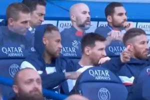 Messi, Neymar ‘ghi điểm’ với cổ động viên PSG 