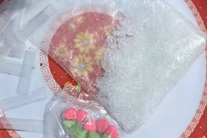 Tang vật trong một vụ án (đối tượng khai là ma tuý tổng hợp).