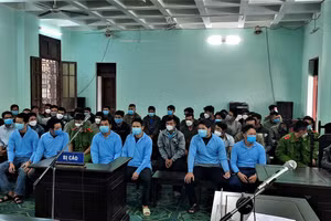 Các bị cáo tại phiên toàn (ảnh: Chính Cương).