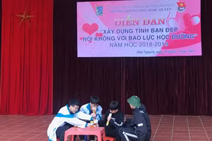 Một diễn đàn giáo dục đạo đức, lối sống, văn hóa ứng xử tại trường THPT Lương Ngọc Quyến (TP Thái Nguyên).
