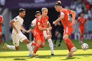 Iran sống dậy cơ hội đi tiếp ở World Cup sau chiến thắng bất ngờ trước xứ Wales.