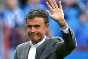 HLV Luis Enrique có thể thay thế Xavi ở Barca.