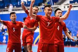 Futsal Việt Nam gặp ứng viên vô địch Iran ở tứ kết giải châu Á.