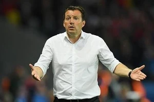 HLV Marc Wilmots muốn nhận mức lương 800.000 USD/năm khi dẫn dắt tuyển Việt Nam.