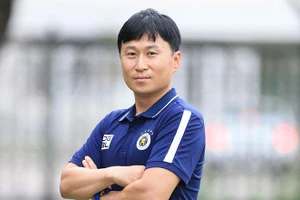 HLV Chun Jae-ho có thể sẽ làm trợ lý cho HLV Kiatisak ở V.League 2023.